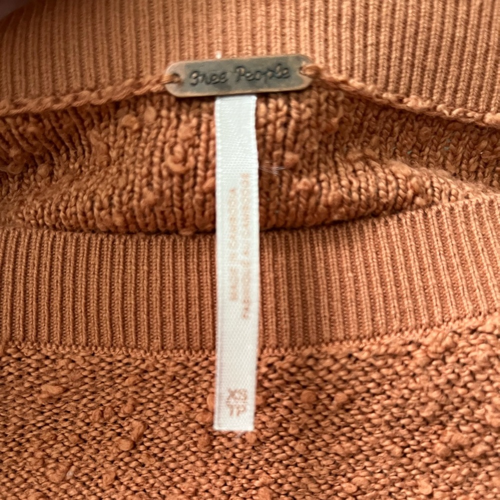 Find My Friend Pullover - Picture 6 of 6